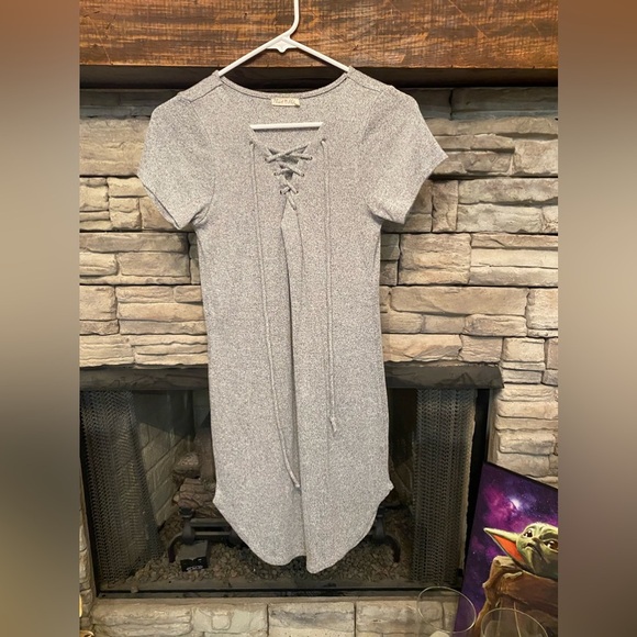 Heart ❤️‎ Hips laced tee dress - Picture 1 of 3